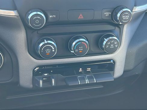 Used 2024 RAM 2500 Big Horn w/ Bed Utility Group image 33