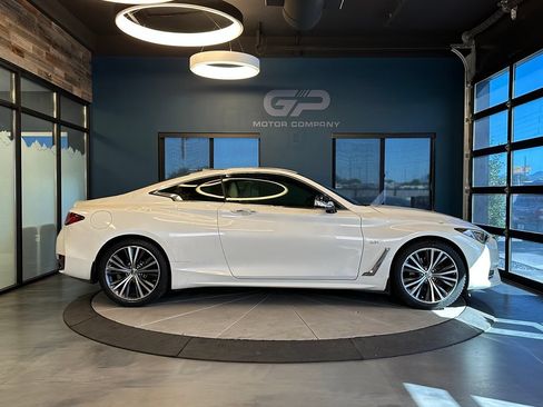 Used 2019 INFINITI Q60 3.0t Luxe AWD/4WD image 2
