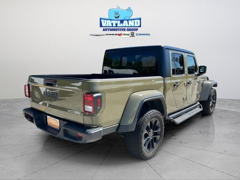 Certified 2025 Jeep Gladiator Sport AWD/4WD image 5