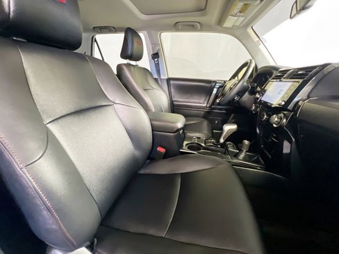 Used 2024 Toyota 4Runner TRD Off-Road Premium w/ Moonroof Package AWD/4WD image 31