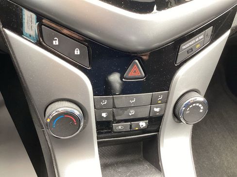 Used 2013 Chevrolet Cruze LT w/ All-Star Edition FWD image 28