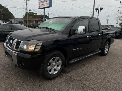 Used 2005 Nissan Titan LE w/ (T01) Tow Pkg image 3