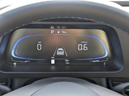 Used 2025 Hyundai Elantra Sport image 12