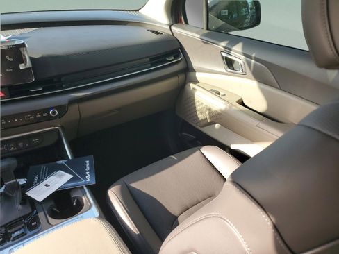 New 2026 Kia Carnival EX FWD image 13
