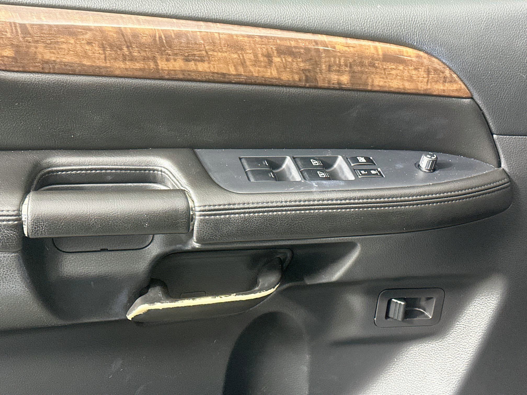 Used 2014 Nissan Armada SL RWD image 15