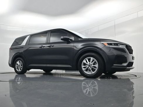 Used 2022 Kia Carnival LX FWD image 37