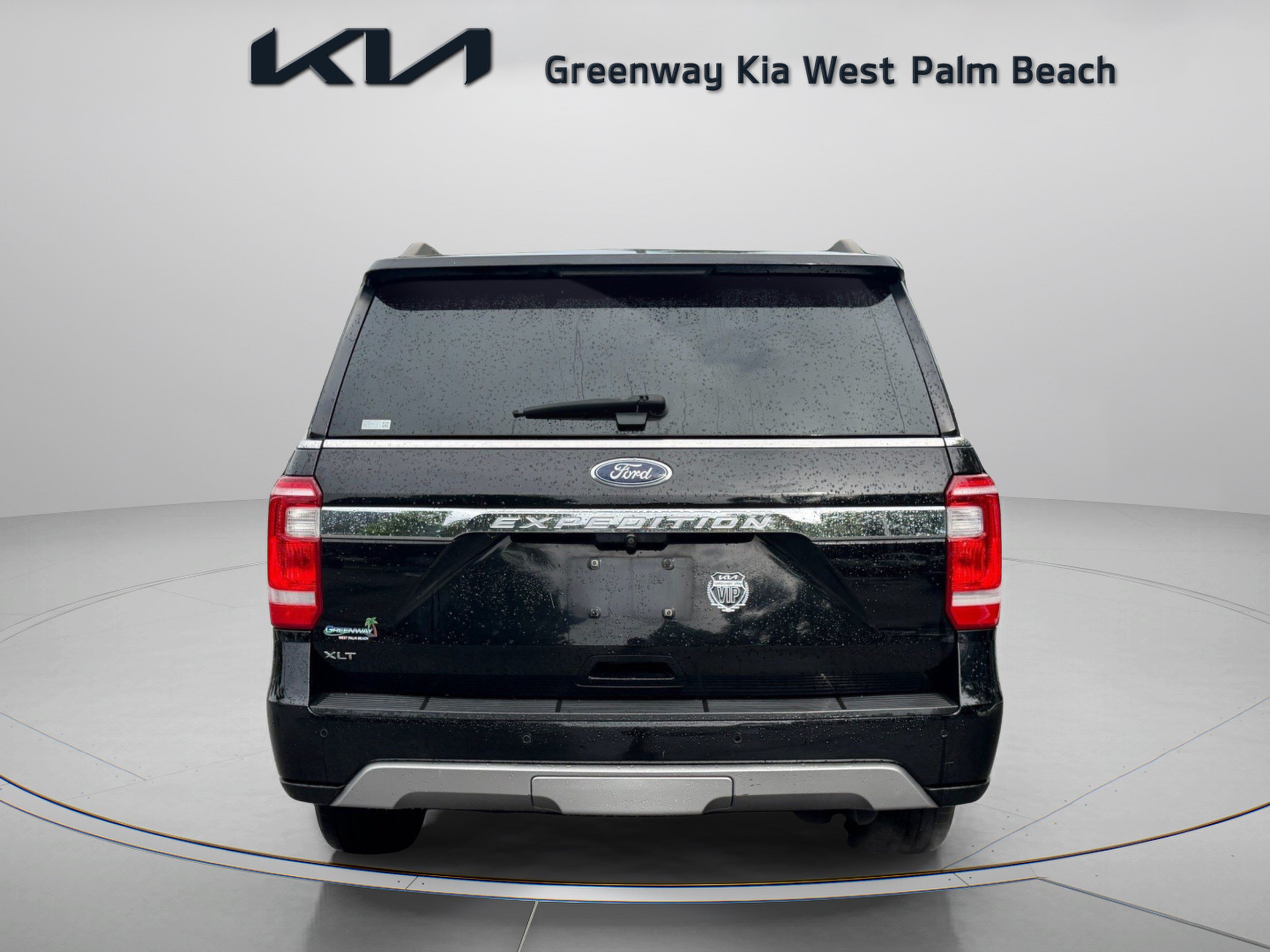 Used 2018 Ford Expedition XLT w/ Equipment Group 202A AWD/4WD image 6