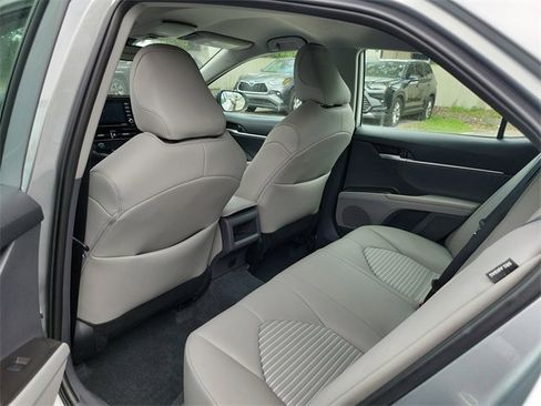 Used 2024 Toyota Camry SE image 7