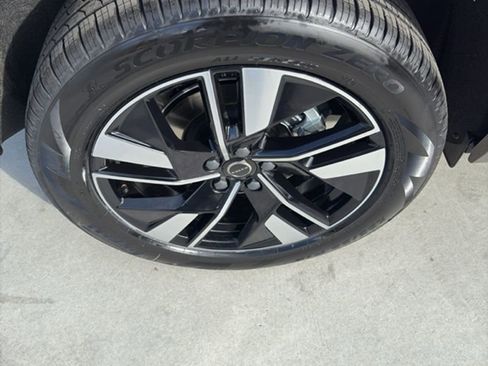 New 2026 Volvo XC60 B5 Core image 13