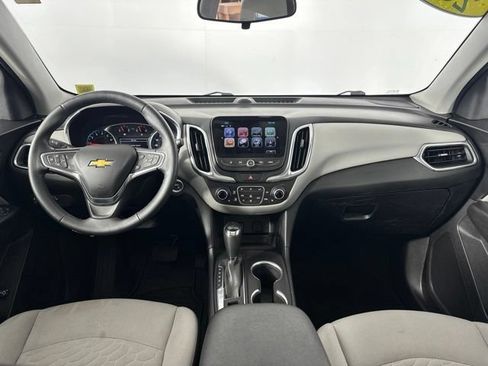 Used 2018 Chevrolet Equinox LT w/ Sun & Infotainment Package FWD image 11