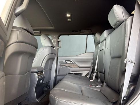 Used 2026 Lexus GX 550 w/ Accessory Package (2T) AWD/4WD image 11