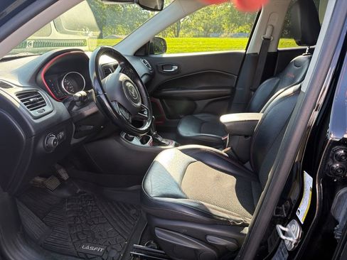 Used 2020 Jeep Compass Trailhawk AWD/4WD image 13