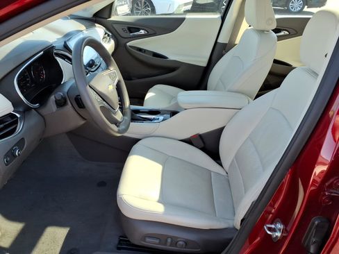 Used 2023 Chevrolet Malibu LT image 4