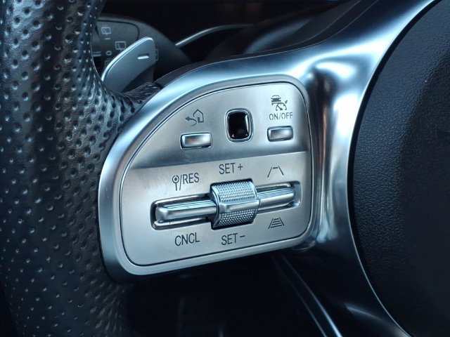 Used 2022 Mercedes-Benz GLC 300 image 9