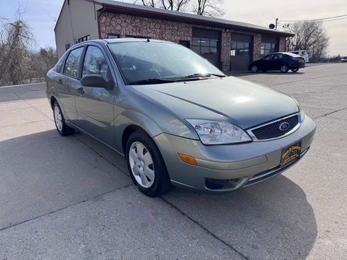 Used 2006 Ford Focus SE image 3
