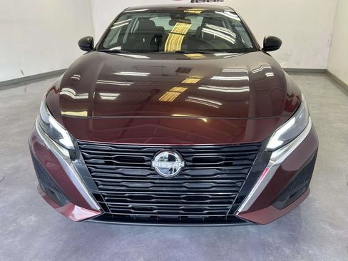 Used 2024 Nissan Altima 2.5 SV FWD image 8