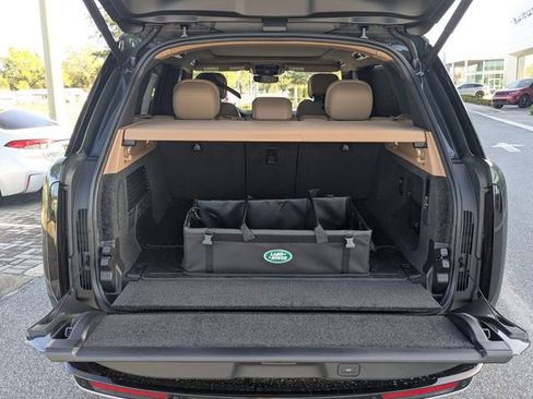 New 2026 Land Rover Range Rover SE image 13