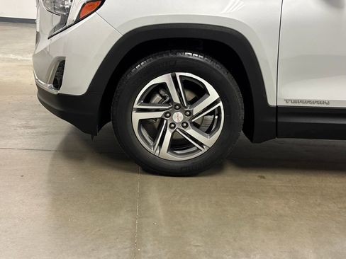 Used 2021 GMC Terrain SLT image 11
