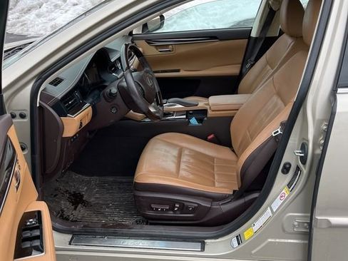 Used 2016 Lexus ES 350 w/ Luxury Package w/Wood Trim image 3