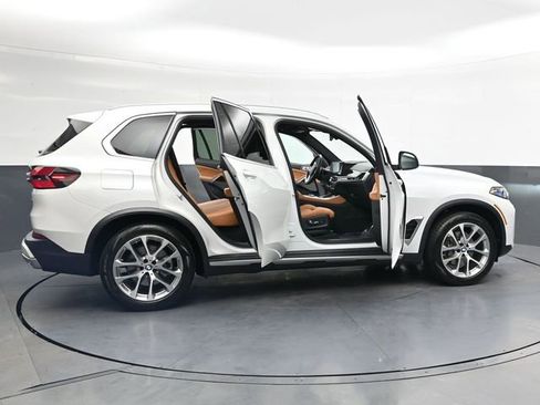 Used 2024 BMW X5 xDrive40i w/ Premium Package AWD/4WD image 41