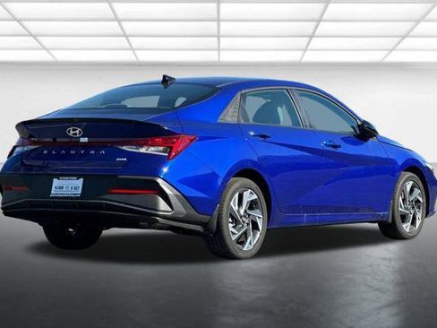 New 2025 Hyundai Elantra SEL image 4