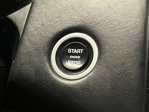 Used 2020 Land Rover Discovery Sport SE AWD/4WD image 15