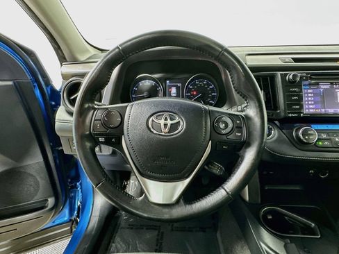 Used 2018 Toyota RAV4 XLE FWD image 13