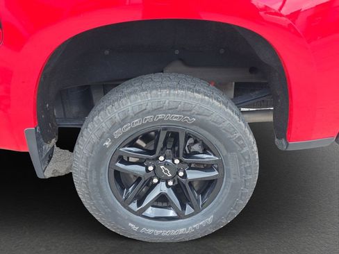 Used 2022 Chevrolet Silverado 1500 LT Trail Boss w/ Safety Package AWD/4WD image 5