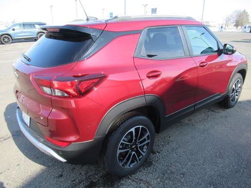 Certified 2025 Chevrolet TrailBlazer LT w/ Convenience Package image 5