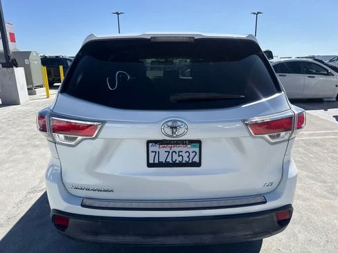Used 2015 Toyota Highlander LE FWD image 4
