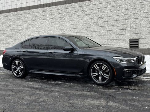 Used 2016 BMW 750i 750i w/ M Sport Package image 4