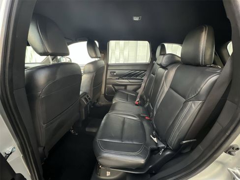 Used 2022 Mitsubishi Outlander SEL image 20