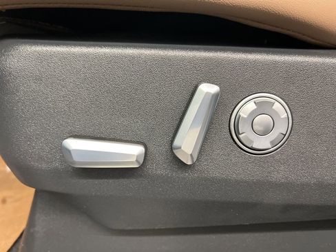 New 2026 Lincoln Navigator Black Label AWD/4WD image 32