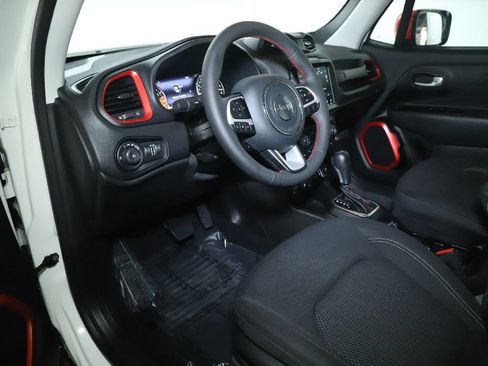 Used 2023 Jeep Renegade Latitude w/ Sun/Sound Group AWD/4WD image 18