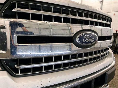 Used 2019 Ford F150 XLT w/ Equipment Group 302A Luxury AWD/4WD image 29