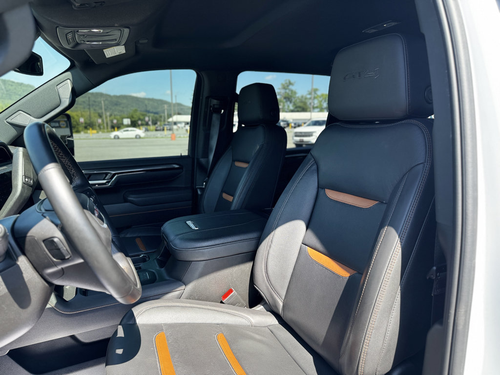 Used 2025 GMC Sierra 2500 AT4 AWD/4WD image 12