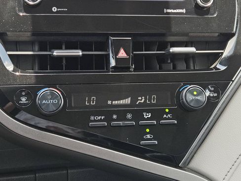 Used 2023 Toyota Camry SE FWD image 15