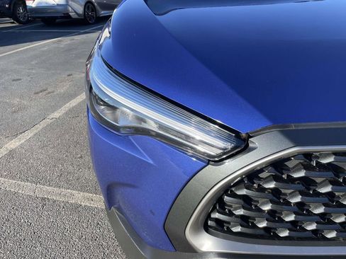 Used 2023 Toyota Corolla Cross XLE w/ Convenience Package image 17