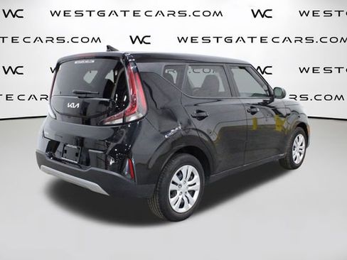 Used 2023 Kia Soul LX image 40