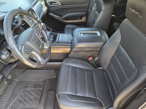 Used 2020 GMC Yukon XL Denali w/ Denali Ultimate Package RWD image 9