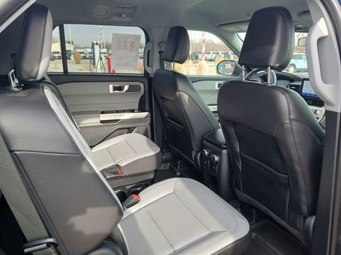 Used 2021 Ford Explorer XLT w/ Equipment Group 202A image 20
