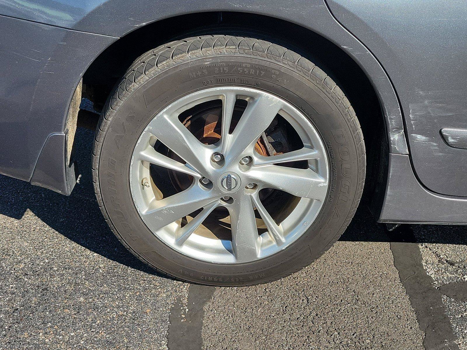 Used 2014 Nissan Altima 2.5 SL w/ Moonroof Package FWD image 5