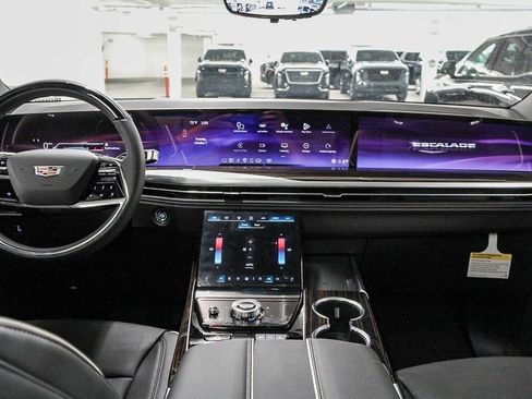 New 2026 Cadillac Escalade Luxury image 13