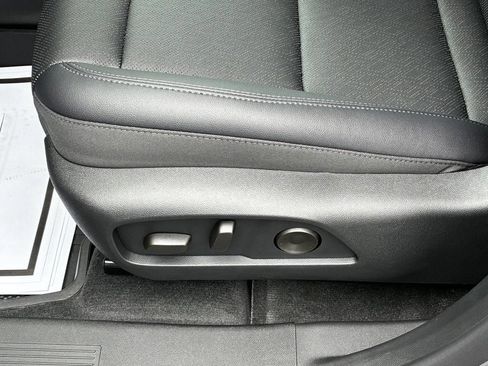 New 2027 Chevrolet Equinox LT w/ Convenience Package II AWD/4WD image 6