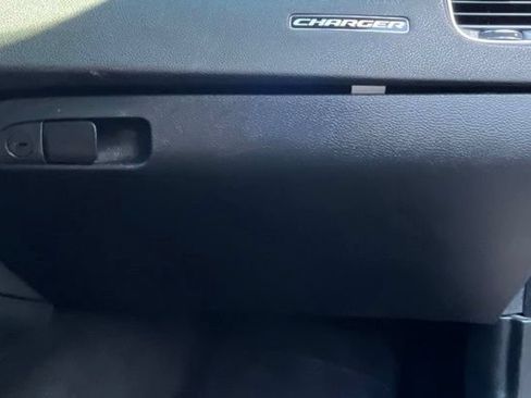 Used 2020 Dodge Charger SXT RWD image 22