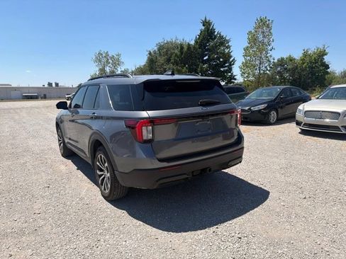 Used 2025 Ford Explorer ST-Line AWD/4WD image 5