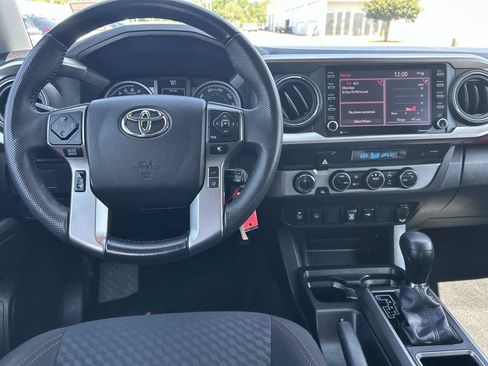Used 2022 Toyota Tacoma SR5 w/ Technology Package AWD/4WD image 17