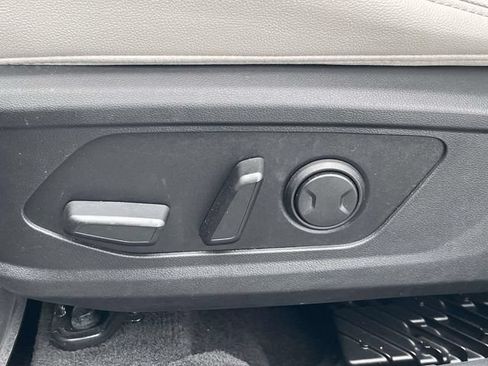 Used 2022 Hyundai Tucson SEL w/ Convenience + Premium Package FWD image 19