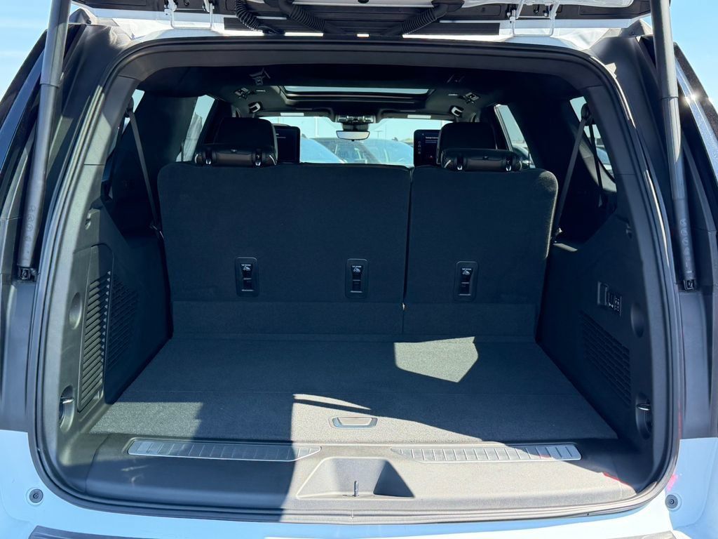 New 2026 GMC Yukon XL Denali Ultimate AWD/4WD image 12