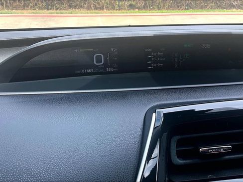 Used 2017 Toyota Prius Four FWD image 30